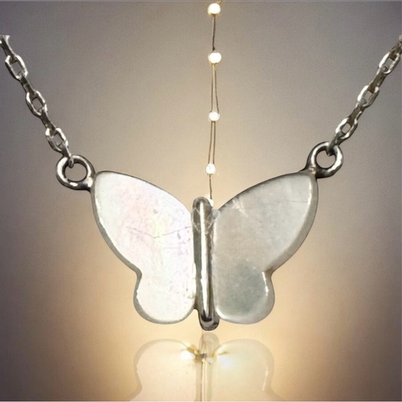 🆕 White Mother Of Pearl Butterfly Sterling Silver Necklace 15" + 1" Extender - Picture 1 of 5